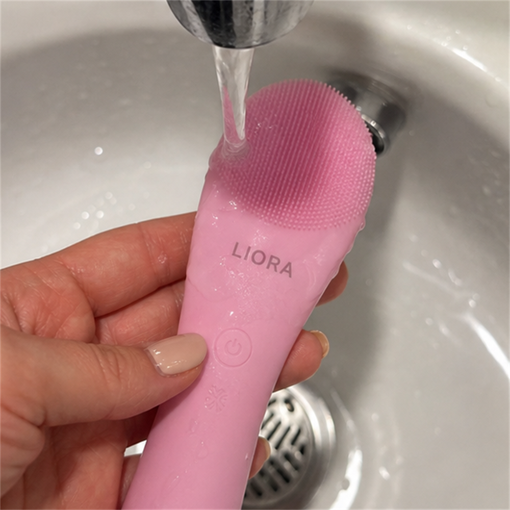 תמונת קונה של מברשת ניקוי הפנים של Liora